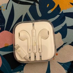 Apple corded EarPods